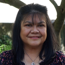 Dr. Isabel Quita